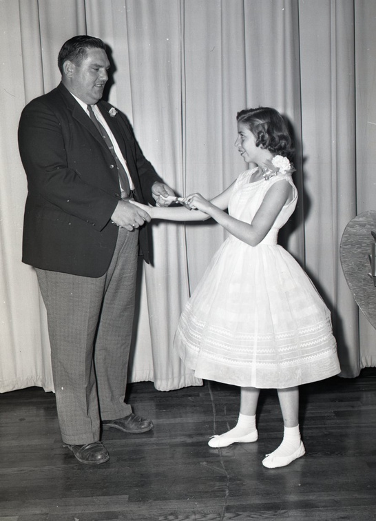 586-Wessie Ann Osborne gets certificate. May 28, 1959
