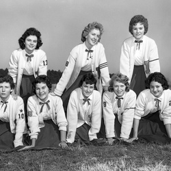 732-BB Cheerleaders 12 9 1959