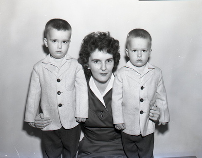 791- Betty Wideman and sons passport photo April 9 1960