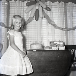 906- Ralph Deason's little girl celebrates birthday September 3 1960