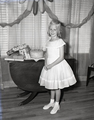 906- Ralph Deason's little girl celebrates birthday. September 3, 1960
