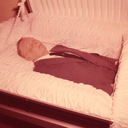 917- John Lindley in casket