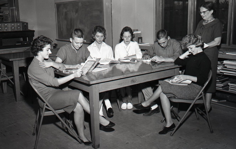 944- MHS Yearbook retakes, French class, FHA. October 24, 1960