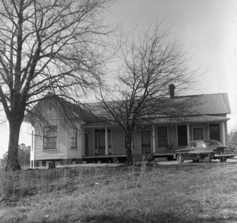 057-Kathryn, Bobby, Shag, Lillian. House in Plum Branch. January
