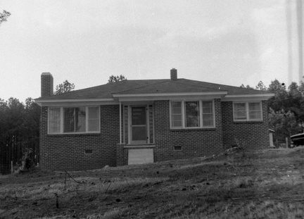 075-Kathryn, Bobby, Patsy, Shag and new home May 1956