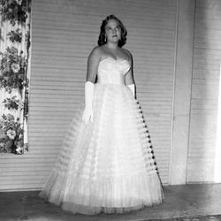 090-Betty Wardlaw FFA Sweetheart June 24 1956