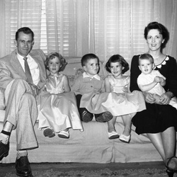 124-Mrs Marilda Nichols' family Dec 15 1956