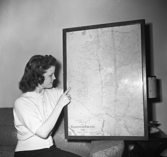 F:\132-Kathryn with Old Edgefield map.Mrs. Paul Holloway with fish_