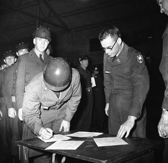 146-Pvt WD Morgan signs letter January 29 1957