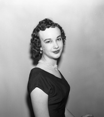 318-Ann Morgan engagement photos. April 7, 1958