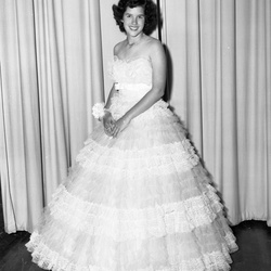 335-Sidney Bentley 1958 Beauty Contest May 2 1958