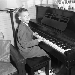 350-Larry Blackman at piano May 16 1958