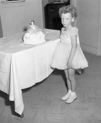 360-Lynthia Hazel Edmonds, 5th birthday party. May 27, 1958