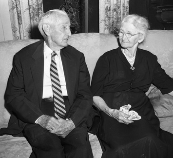372- Rev. & Mrs. Foster Speer, 60th wedding anniversary. June 17, 1958