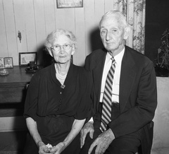 372- Rev. & Mrs. Foster Speer, 60th wedding anniversary. June 17, 1958