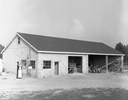 384-Misc; Mt. Carmel shed, church, covered bridge, marker. August 10, 1968