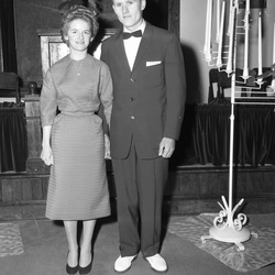 493- Mr and Mrs P J Edmunds Jr December 25 1958
