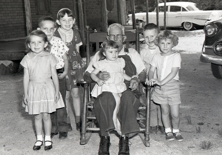 1089- Jeff Gable and grandchildren June 18 1961