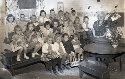 1217- Mrs Britt Kindergarten class April 20 1962