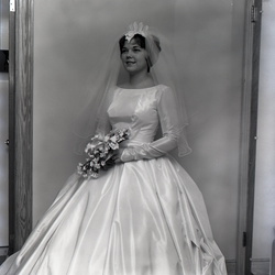 1524- Betty Wardlaw wedding dress December 26 1963