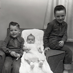1548- Bill Dorn's children April 1964