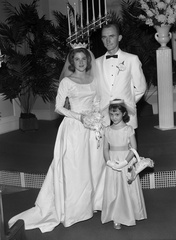 1592 - Sara Beth Glaze and Sonny McGee wedding. August 9, 1964