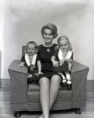 1691- Patsy Taylor family July 1965