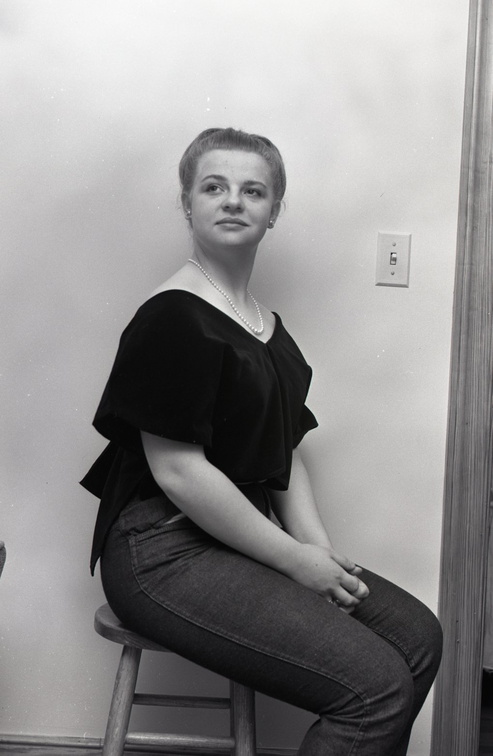 1752- Louise Bracknell, ID Photo, January 6, 1966
