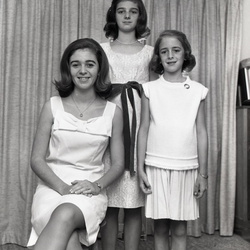 1811 Patterson Girls June 1 1966