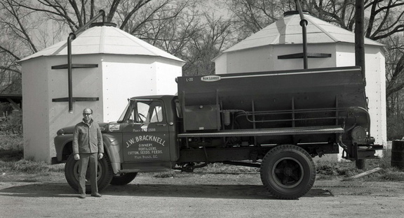 2062- Bracknell's Fertilizer Spreader, February 9, 1968