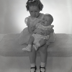 2208- Betty Reilley's children July 6 1968