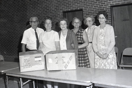 2252- Red Cross packs boxes for McCormick service men, September 20, 1968