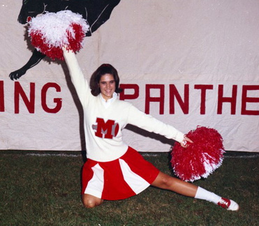 2264- MHS Cheerleaders, color, September 27, 1968
