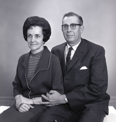 2318- Mr. Mrs. Tom Robertson, December 7, 1968
