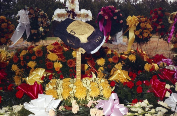 2336- Flowers at Roy Franklin's grave, December 1968