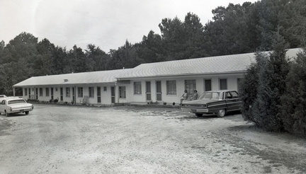 2354E- MHS Yearbook photos, ad photos, October 1968