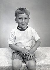 2432- Sue Wilkes children, April 29, 1969