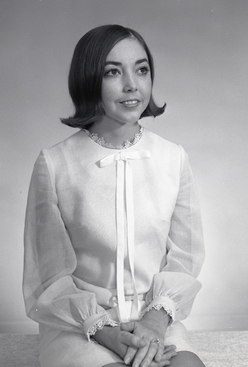 2458- Lorraine McFadden announcement photo, May 19, 1969