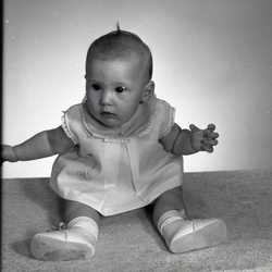 2471- Virginia D Walton baby Lisa May 24 1969