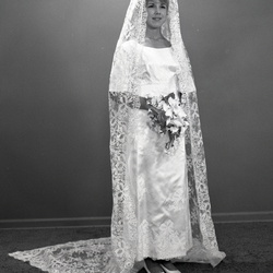2517- Nancy McWhorter wedding dress July 14 1969