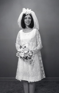 2539- Melissa Winn, wedding dress, August 20, 1969