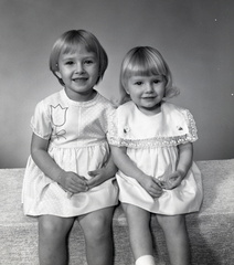 2598- Donna and Patricia Gable, November 15, 1969