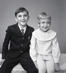 2613- Thornton children and Freddie Edmunds, Lincolnton, December 6, 1969