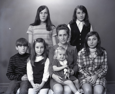 2621- Sara White and children, December 13, 1969