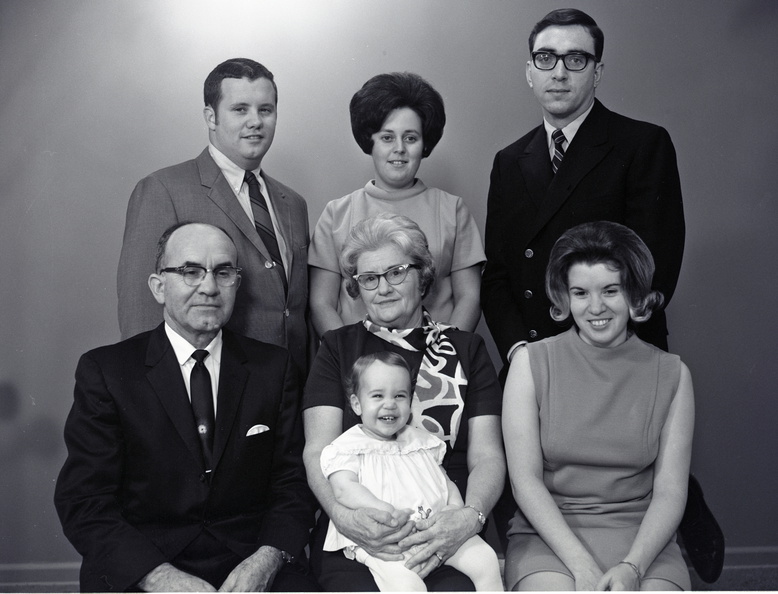 2632- Irvin Bentley family, Lincolnton, December 23, 1969