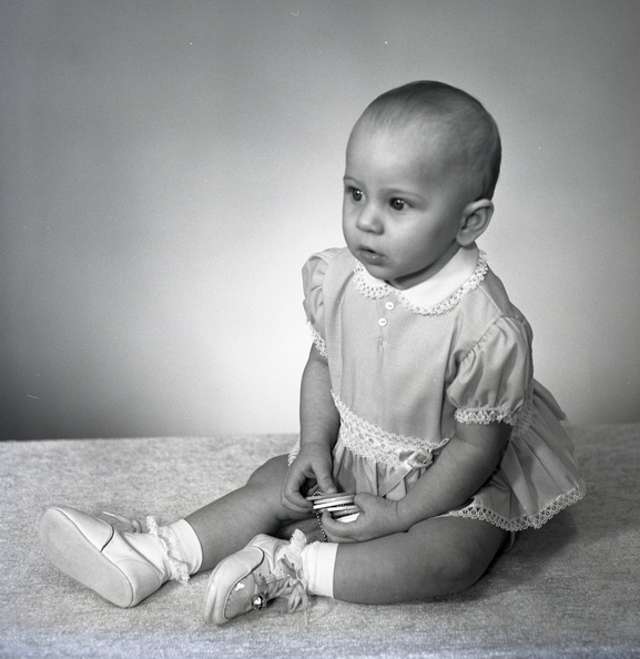 2633- Billie Wilke's baby, December 23, 1969
