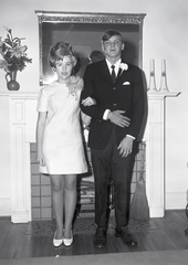 2654- Sue Quarles Larry Butler wedding, January 31, 1970