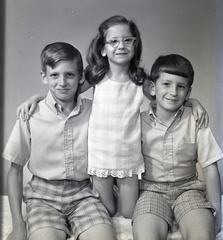 2765- Sue McCloud's children, May 29, 1970