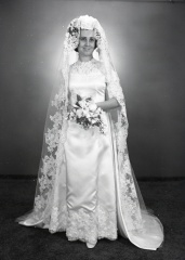 3966- Patsy Miner wedding dress, March 17, 1971