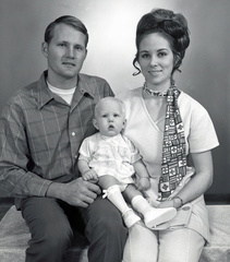 3978- Jerry Barnett family, April 1, 1971